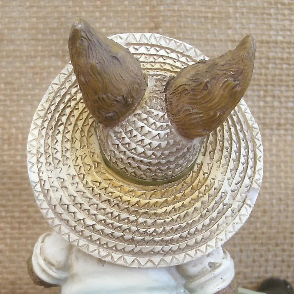Vintage Rabbit Gardener Shelf Sitter Figurine - Picture 14 of 16